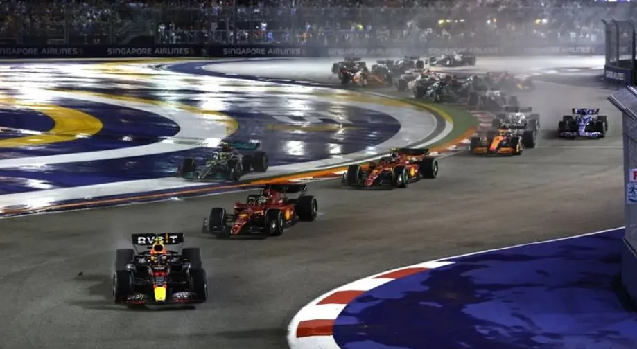 F1 Singapur GP Yarışı İzle!