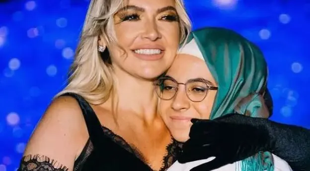 Hadise hayranını sahneye çıkardığı o anları paylaştı! 