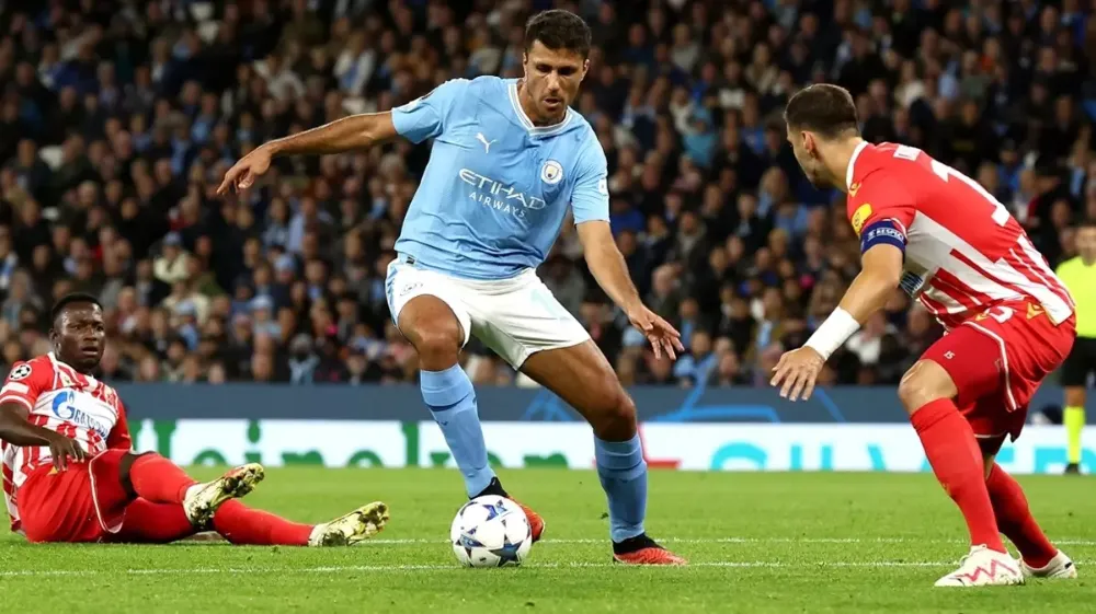 Manchester City galibiyetle başladı