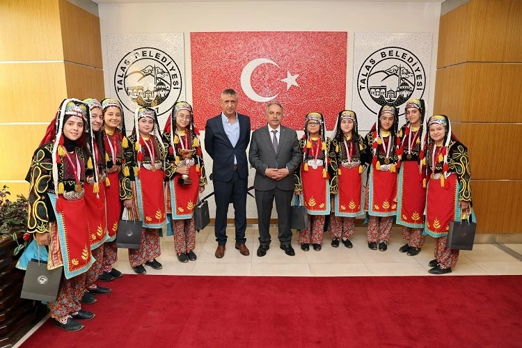 Kayseri Talas folklorda başarı rüzgarları estirdi