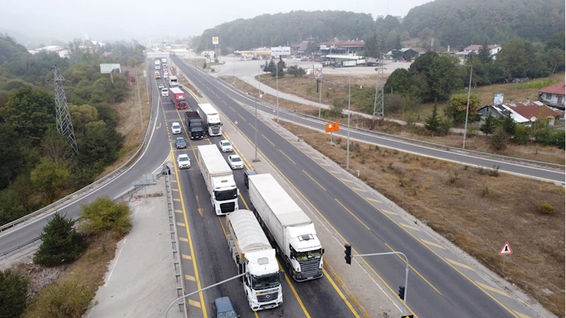 Bolu Dağı geçişinde onarım çalışması alternatif güzergahta trafik yoğunluğuna neden oldu