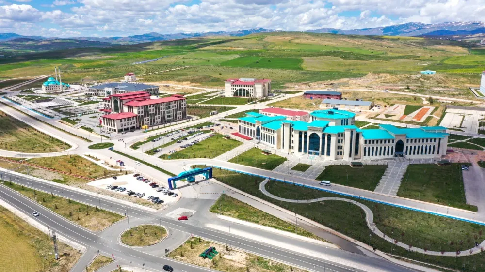 Bayburt Üniversitesi Lisansüstü Eğitim Enstitüsü Öğrenci Alım Ek İlanı Yayımlandı