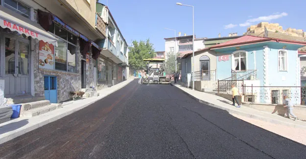 Bayburt Belediyesi Kış Öncesi Asfalt Çalışmalarına Hız Kesmeden Devam Ediyor