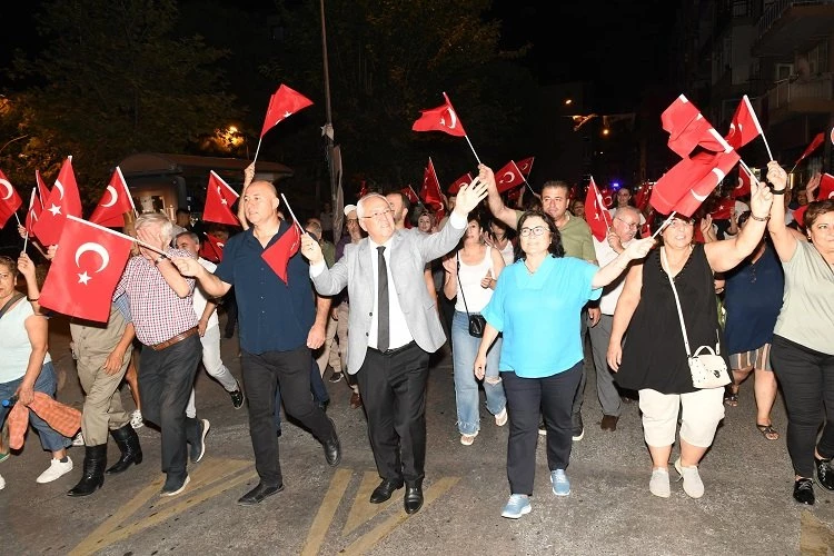 İzmir Karabağlar’da geleneksel kortej  coşkusu