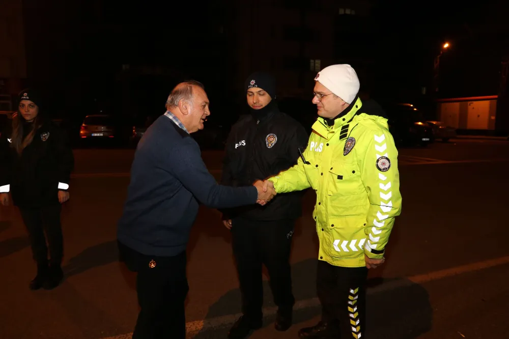 Yeni Yıla Girerken Nöbette Olan Görevliler Ziyaret Edildi