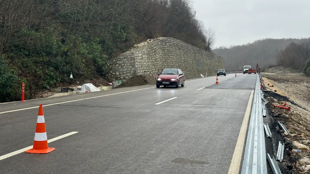 Heyelan nedeniyle kapanan Bartın-Kastamonu kara yolu ulaşıma açıldı