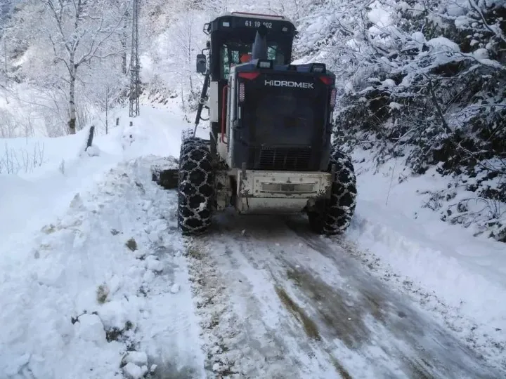 Yoğun Kar Yağışına Karşı Arsin Belediyesi Sahada Aktif