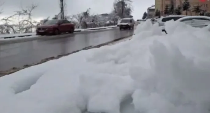 Trabzon kar yağışı ile beyaza büründü