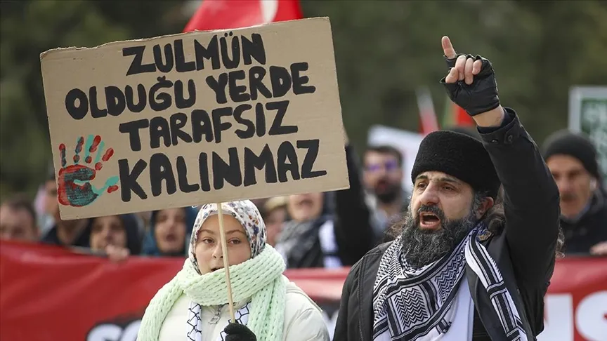 Şehit askerleri anmak ve Filistin