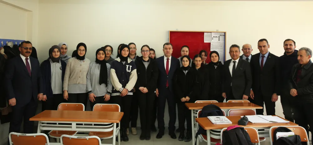 Bayburt Valisi Eldivan, Kız Anadolu Lisesi