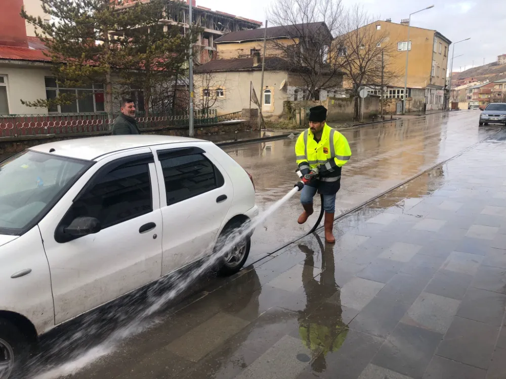 Bayburt Belediyesi Temizlik İşleri Müdürlüğü, Sıcak Hava İndirimini Değerlendiriyor