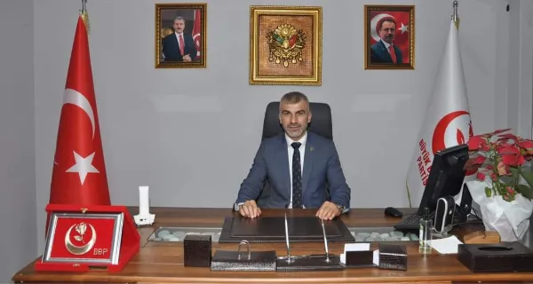 Başkan Özçelik Emekli vatandaşlara yapılan maaş zammını eleştirdi