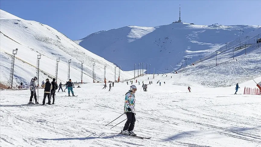 Palandöken Kayak Merkezi Sömestir Tatiliyle Hareketlendi