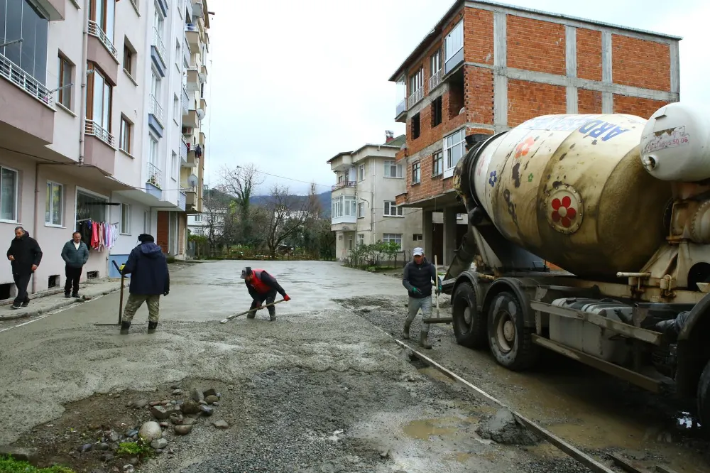 Ardeşen Belediyesi yol çalışmaları gerçekleştiriyor