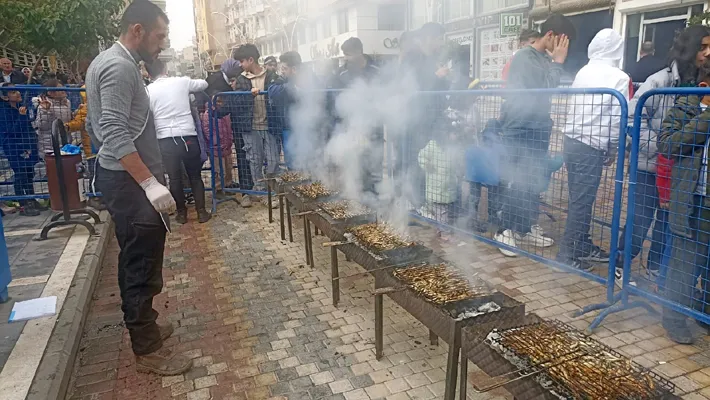 Kızıltepe’de 1 ton Hamsi dağıtıldı