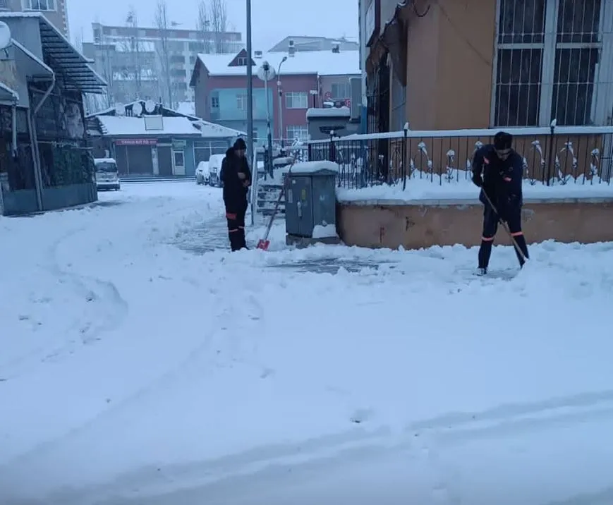 Yoğun Kar Yağışına Hazırlıklı Oltu Belediyesi!