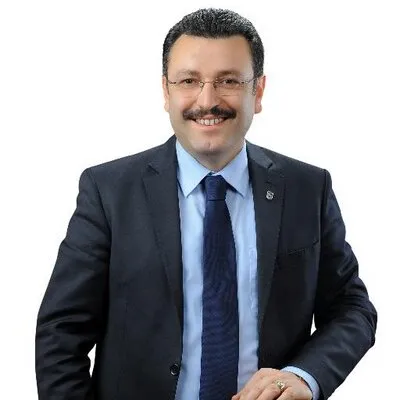 Trabzon Büyükşehir Belediye Başkan Adayı Ahmet Metin Genç, Çarşıbaşı ve Akçaabat’ta Vatandaşlarla Buluştu