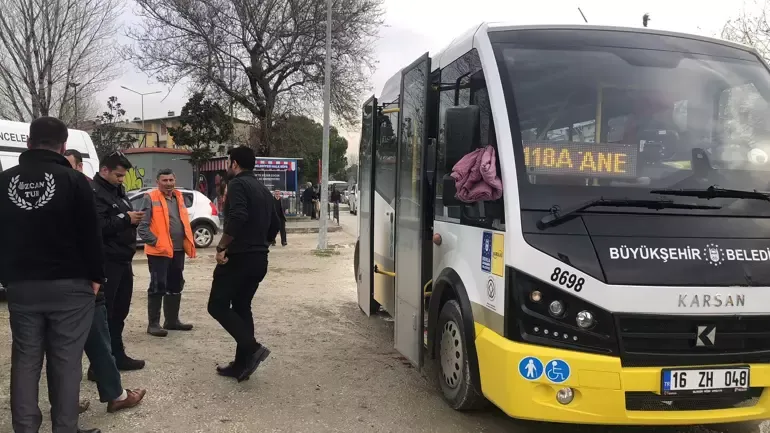 Kendisini otobüsten indiren şoförü bıçaklayan zihinsel engelli çocuk, adli kontrolle serbest