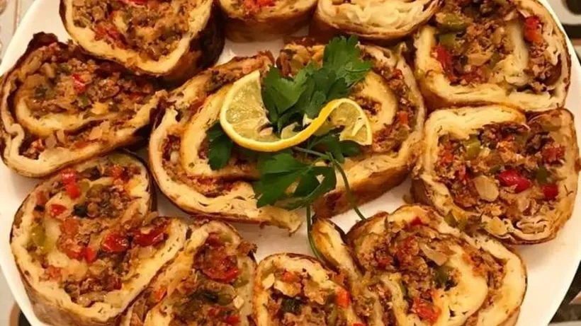 Gelinim Mutfakta Lahmacun Böreği tarifi ve malzemeleri