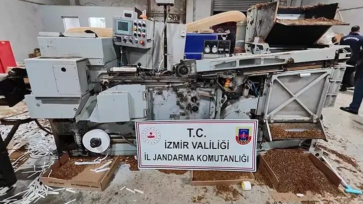 Bandrolsüz ve kaçak sigara üretimi için fabrika kurmuşlar