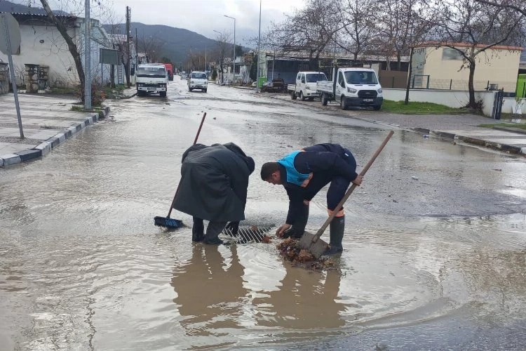 MASKİ’nin yağış müdahalesi sürüyor