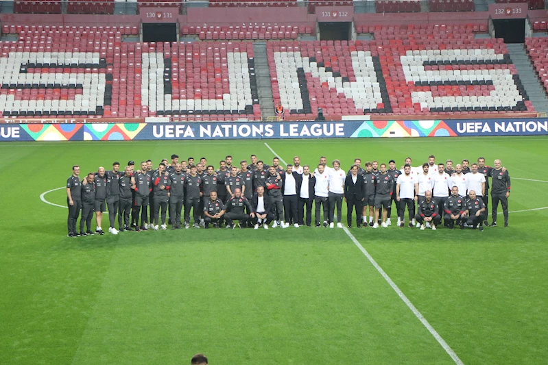 A Milli Futbol Takımı, 19 Mayıs Stadı’nda yürüyüş yaptı