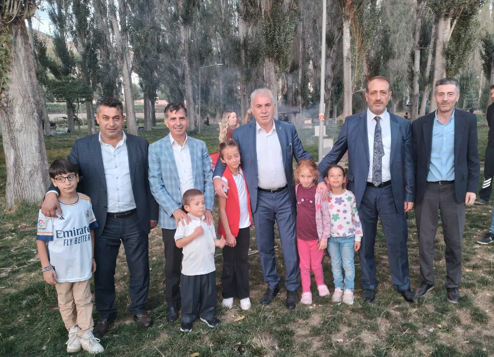 Bayburt Belediye Başkanı Mete Memiş, Piknikte Vatandaşlarla Buluştu