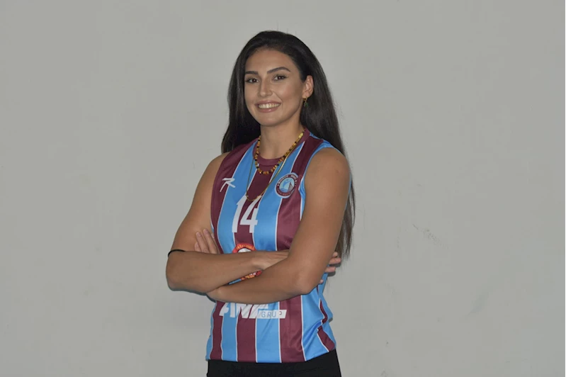 Bordo Mavi 61 Spor Kulübü Kadın Voleybol Takımı, üç oyuncuyu renklerine bağladı