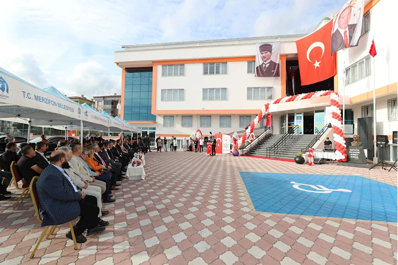 Merzifon’da Engelli Bakım Merkezi törenle açıldı