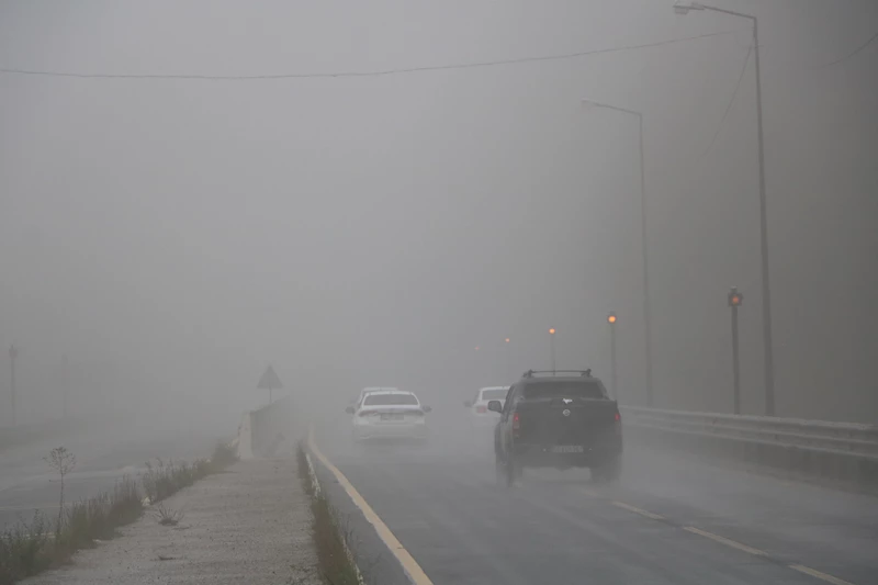 Bolu Dağı’nda sağanak ve sis etkili oldu