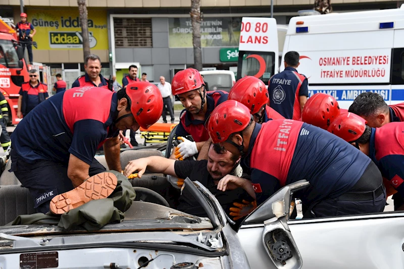 Osmaniye itfaiyesinden, trafik kazası yaralı kurtarma ve yangın tatbikatı 