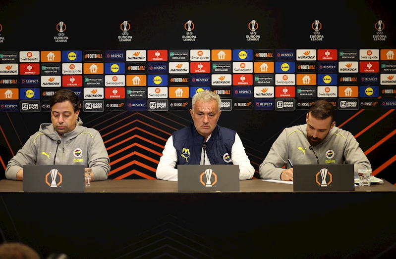 Fenerbahçe Teknik Direktörü Jose Mourinho ve Jayden Oosterwolde