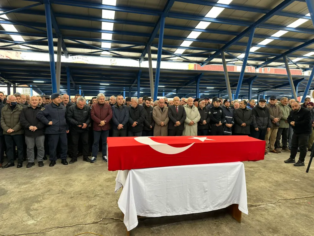 Beşikdüzü Eski Belediye Başkanı Mehmet Can’ın Cenazesi Aile Kabristanlığına Defnedildi