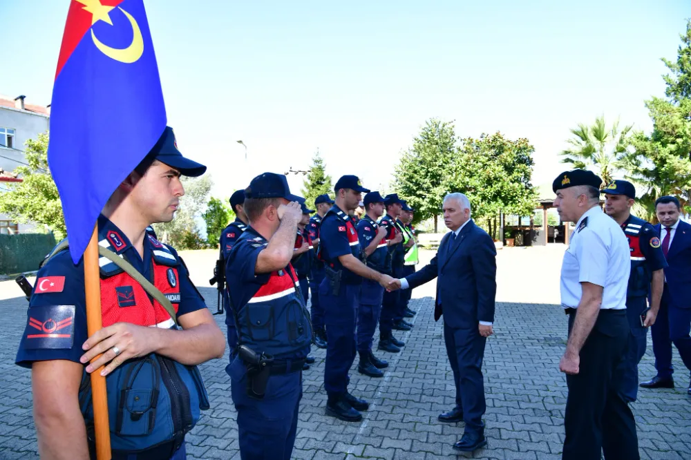 Trabzon Valisi Aziz Yıldırım, Vakfıkebir Jandarma Komutanlığı’nı Ziyaret Etti