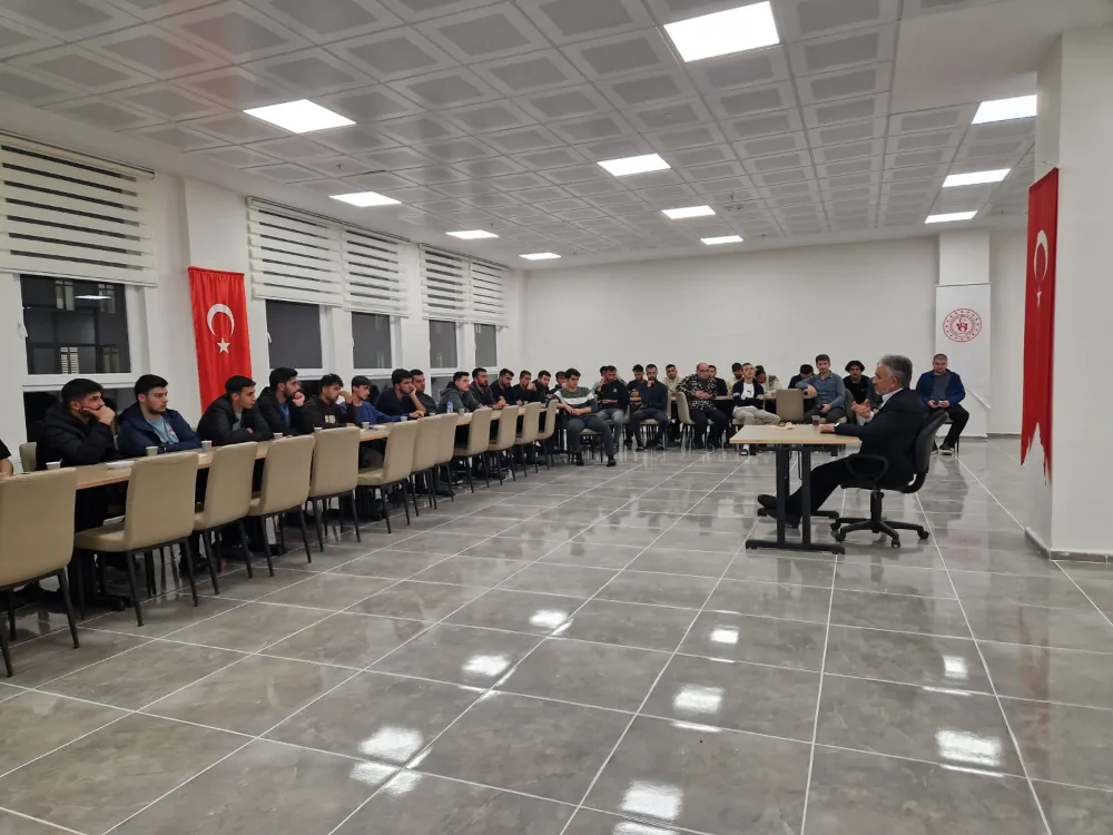 Bayburt Müftüsü Danacı, Öğrencilere Anlam Arayışını ve Başarıyı Anlattı