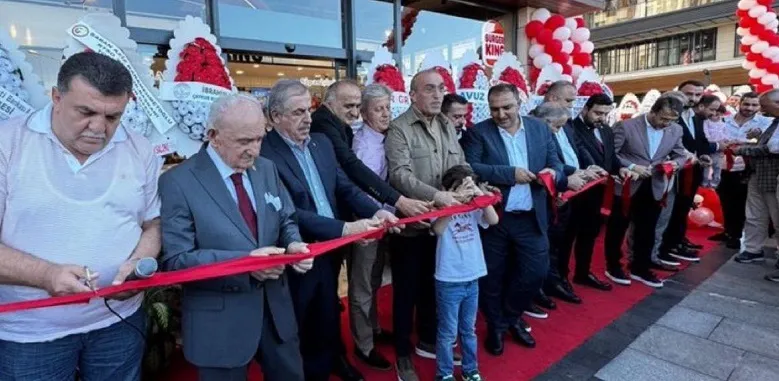 Burger King İmamı Tepkilere Neden Oldu: Kadir Kara Açıklama Yapmadı