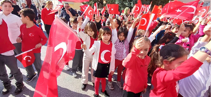 Tokatlı öğrenciler Cumhuriyet Bayramı dolayısıyla yürüyüş yaptı