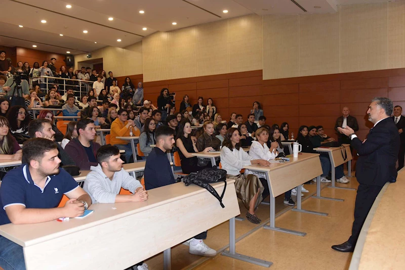  RTÜK Başkanı Şahin, iletişim fakültesi öğrencileri ile bir araya geldi