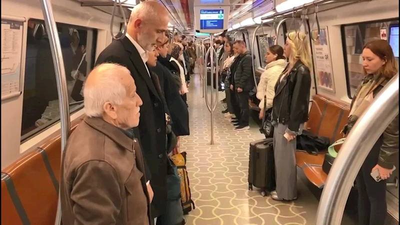 İstanbul - Metroda saat 09.05