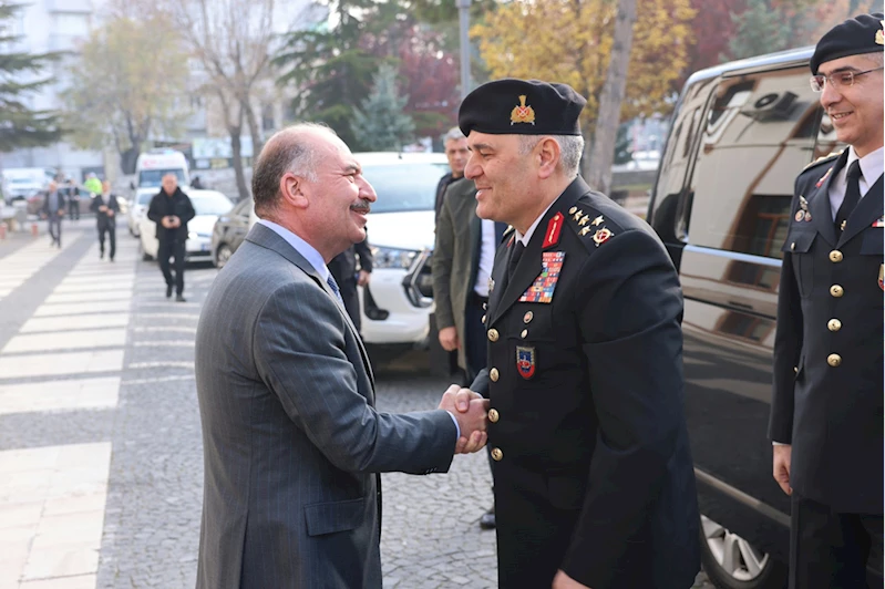 Jandarma Genel Komutanı Orgeneral Çardakcı, Çorum Valisi Çalgan