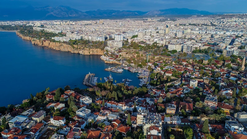 Yabancıya konut satışında sert düşüş devam ediyor