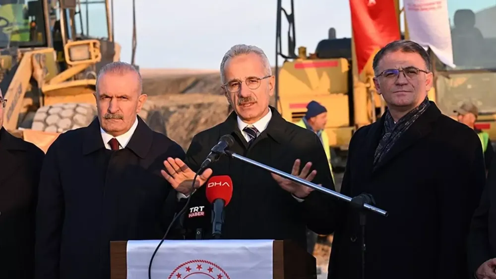 Bakan Uraloğlu: Van Çevre Yolu