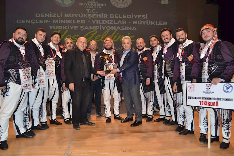  Tekirdağ ekibi, halk oyunları yarışmasında Türkiye birincisi oldu