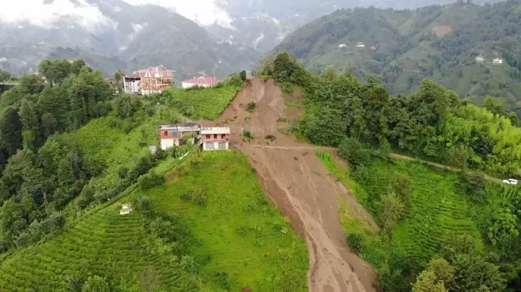 Karadeniz’de depremlerle 