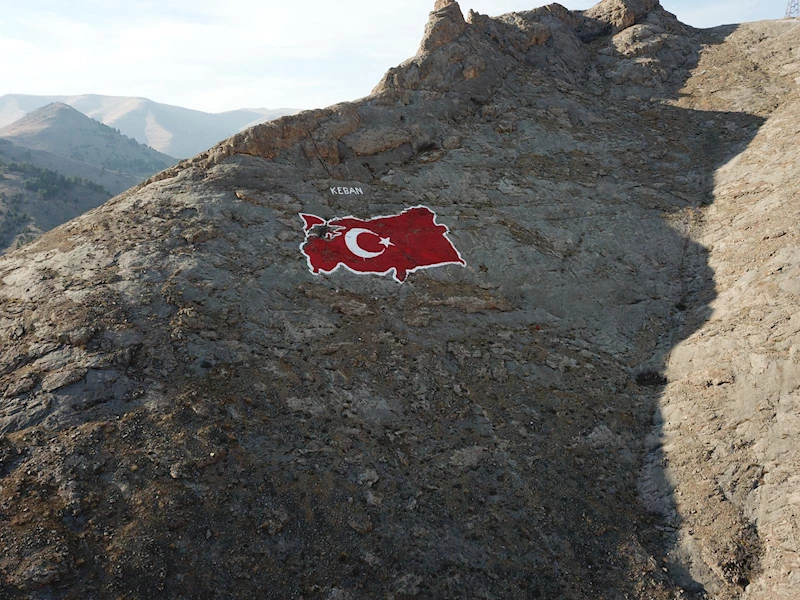 Elazığ’daki 400 metrekarelik kaya haritasını, gönüllüler yeniledi