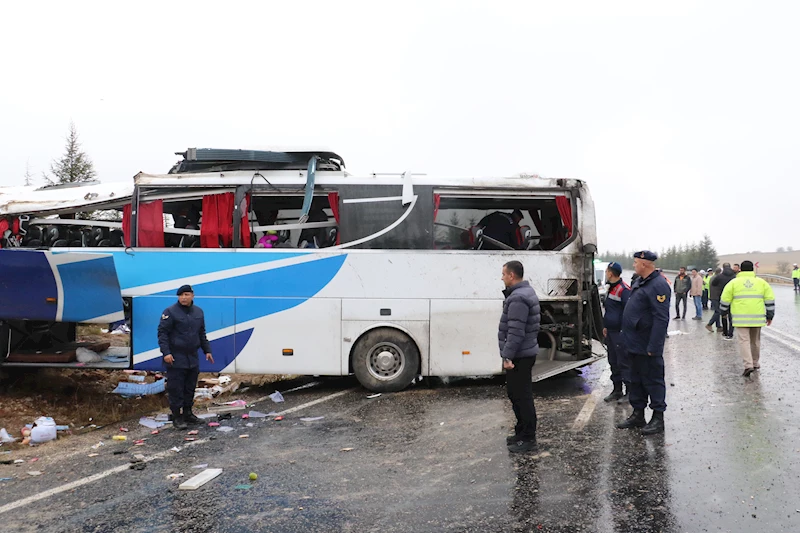 Eskişehir’de yolcu otobüsü takla attı; 1 ölü, 42 yaralı (2)- Yeniden