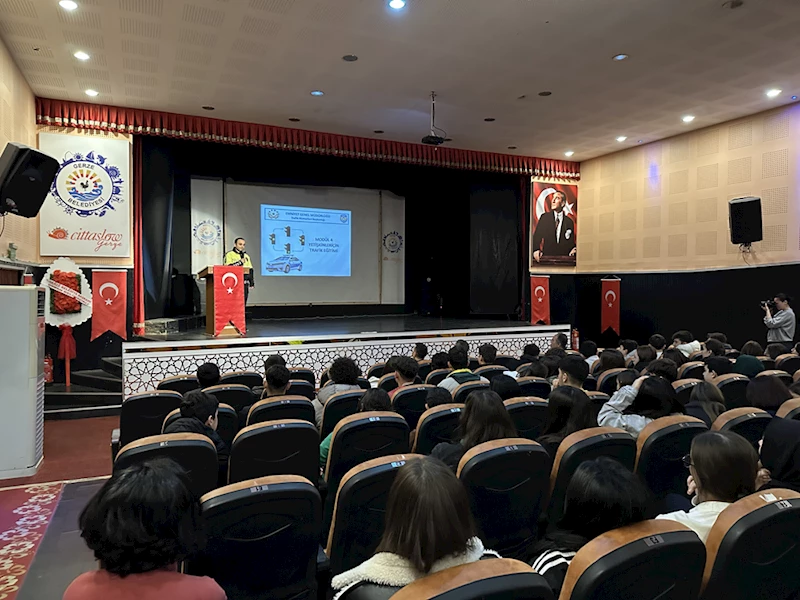 Gerze’de öğrencilere temel trafik eğitimi verildi