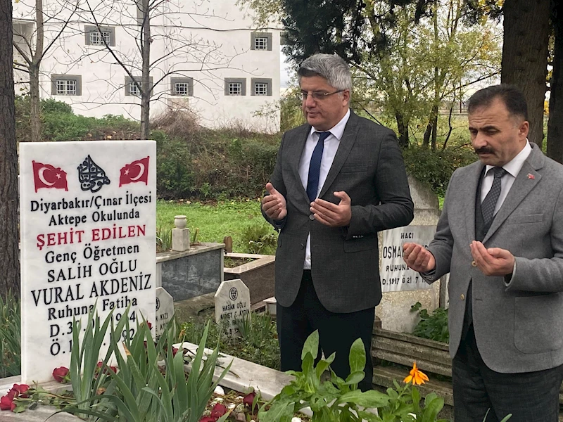 Samsun’da şehit öğretmen kabri başında anıldı