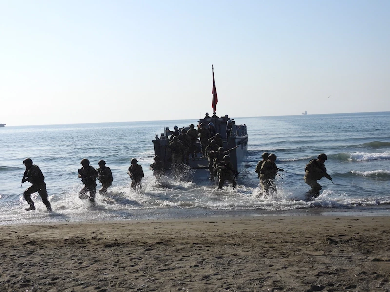 Amfibi deniz piyadeleri İskenderun’da eğitim yaptı