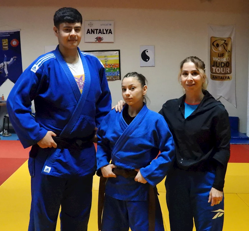 Kurash şampiyonları Kepez